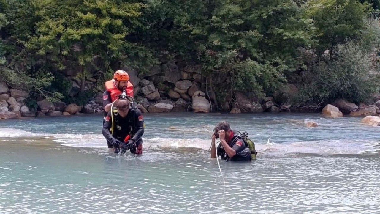 Antalya’da serinlemek için girdiği çayda kaybolan genç 13 gündür aranıyor